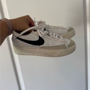 Nike Classic White and Black Low-Top Blazers